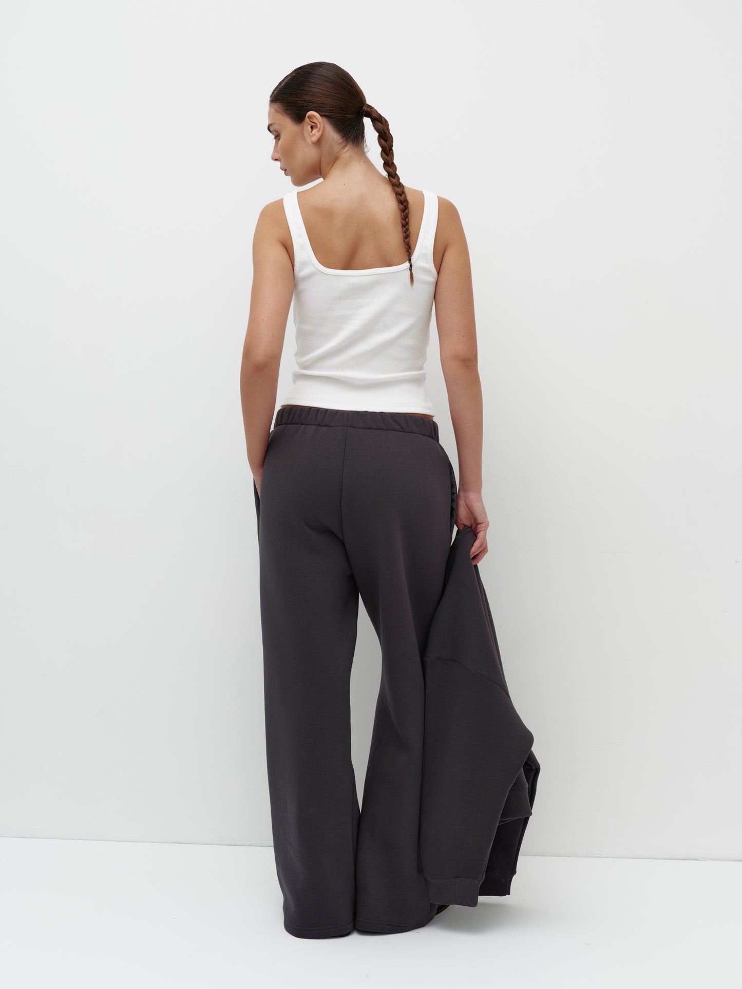 Graphite-colored insulated pants with embroidery