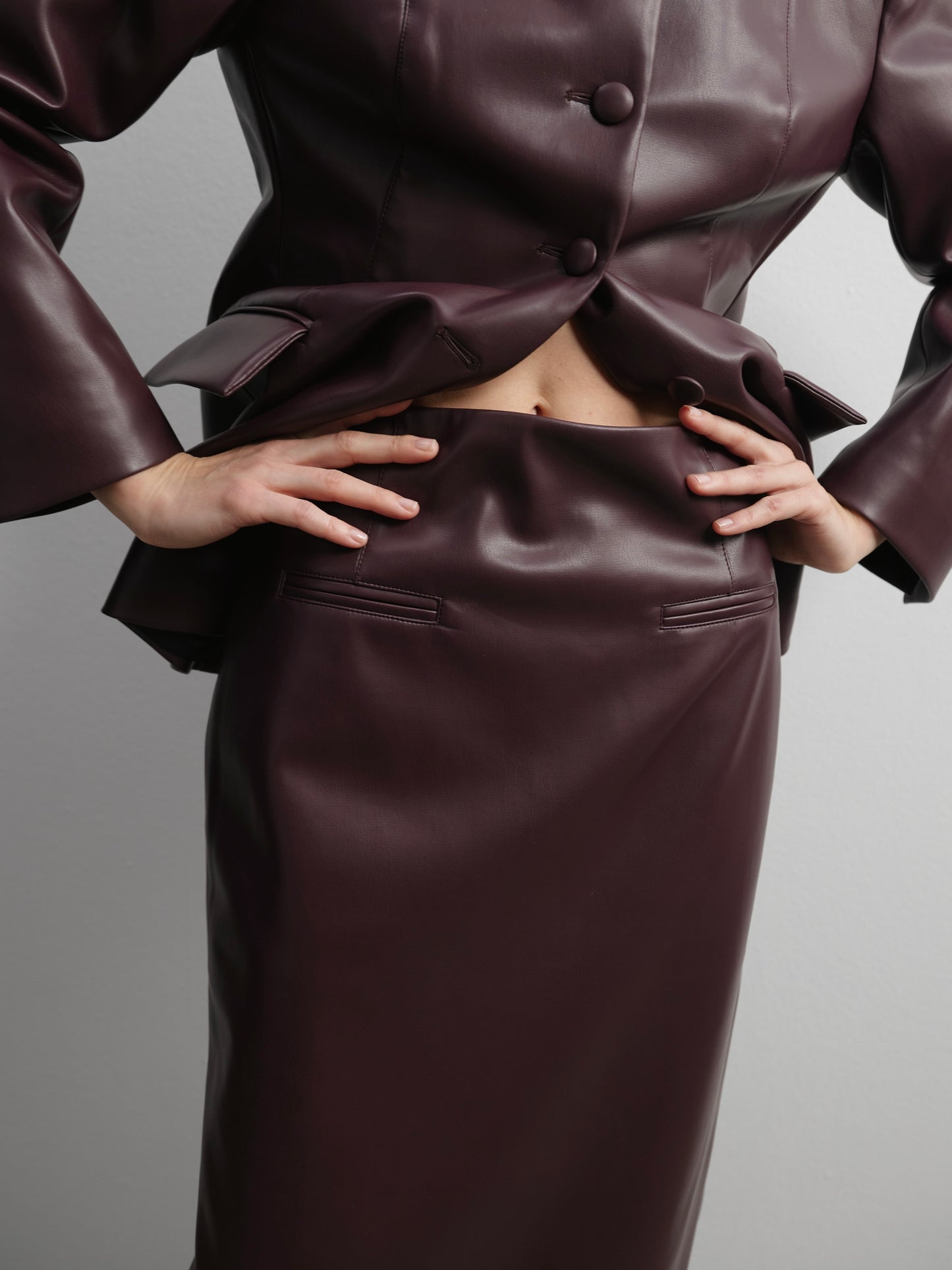 Спідниця сливова еко - шкіра з контрастною підкладкою