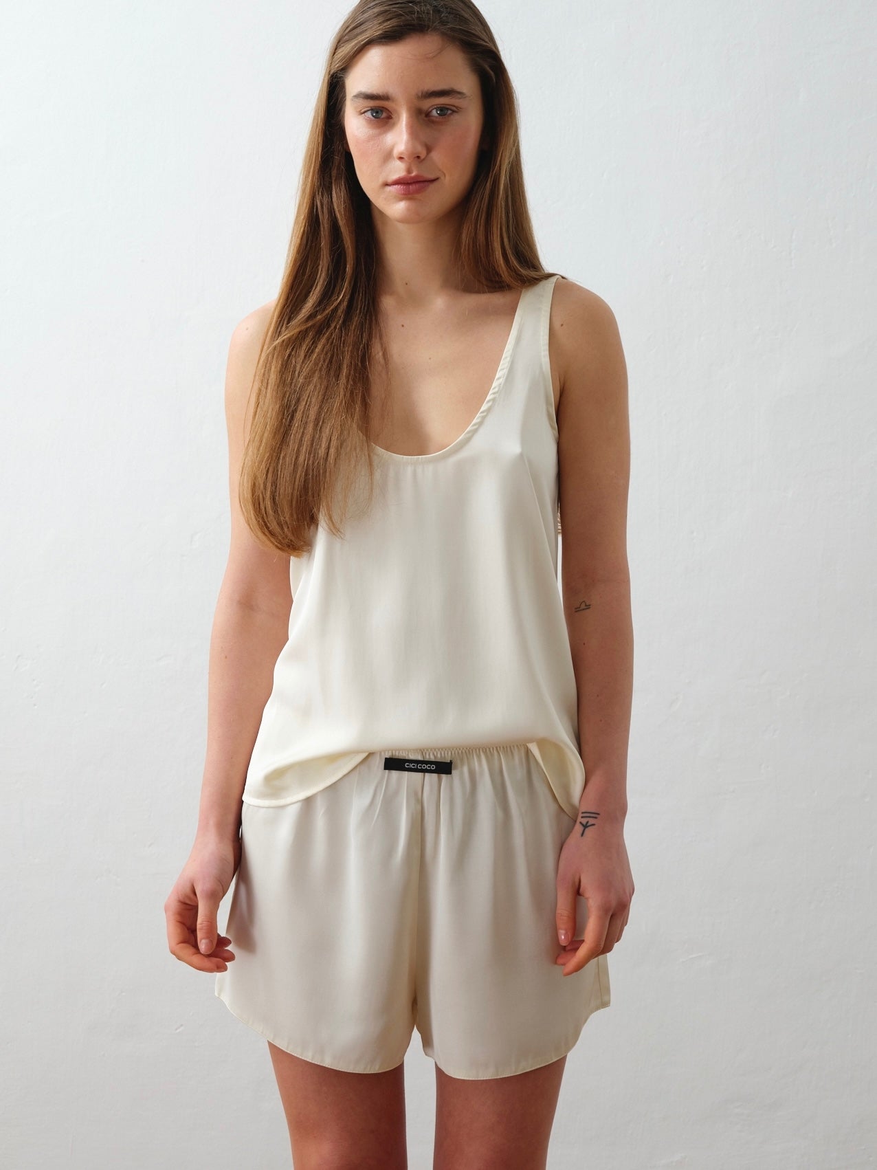 Майка сатинова молочна