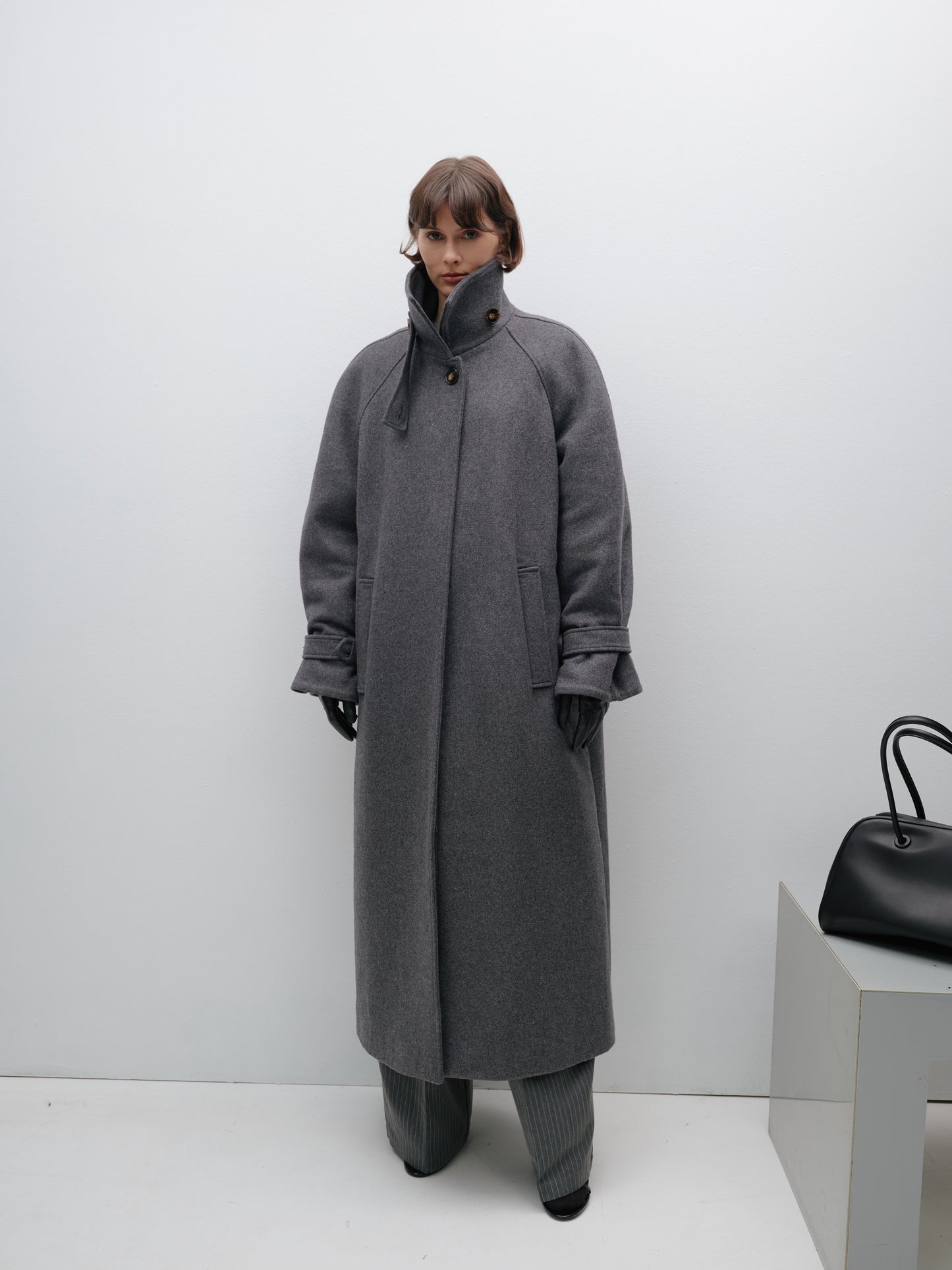 Пальто сіре утеплене COUTURE