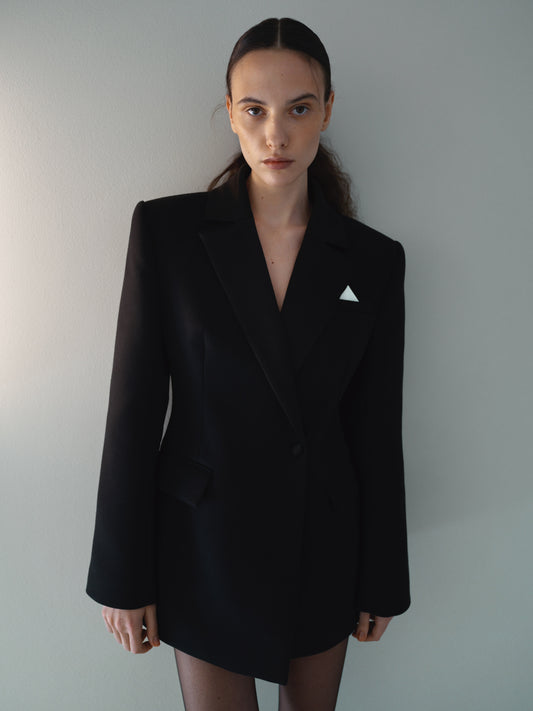 Чорний структурований жакет з сатиновими лацканами COUTURE