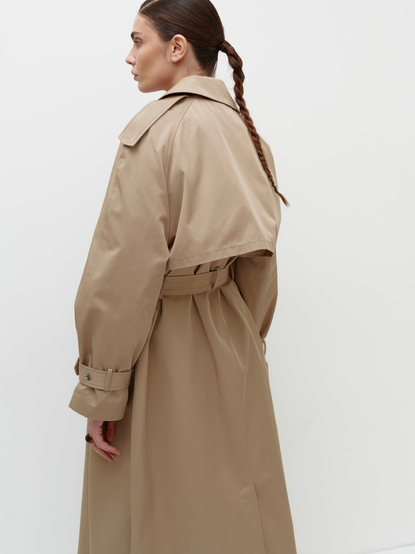 BEIGE TRENCH COAT