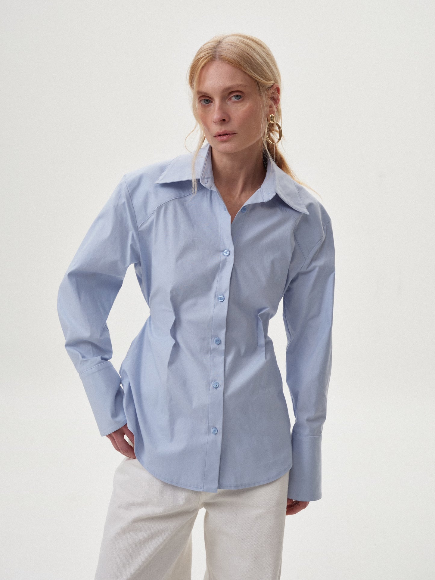 Сорочка блакитна з акцентом на талію