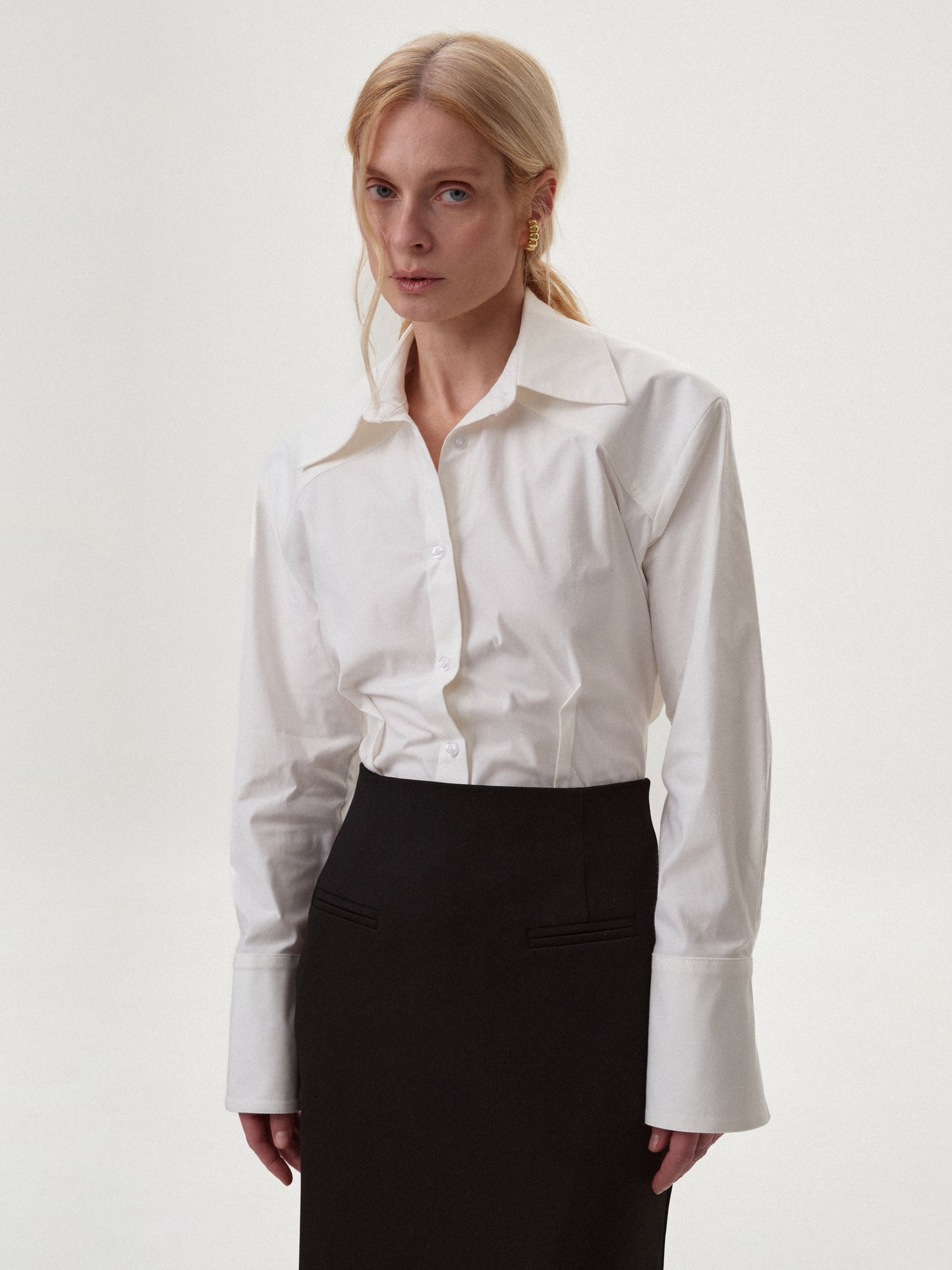 Сорочка молочна з акцентом на талію