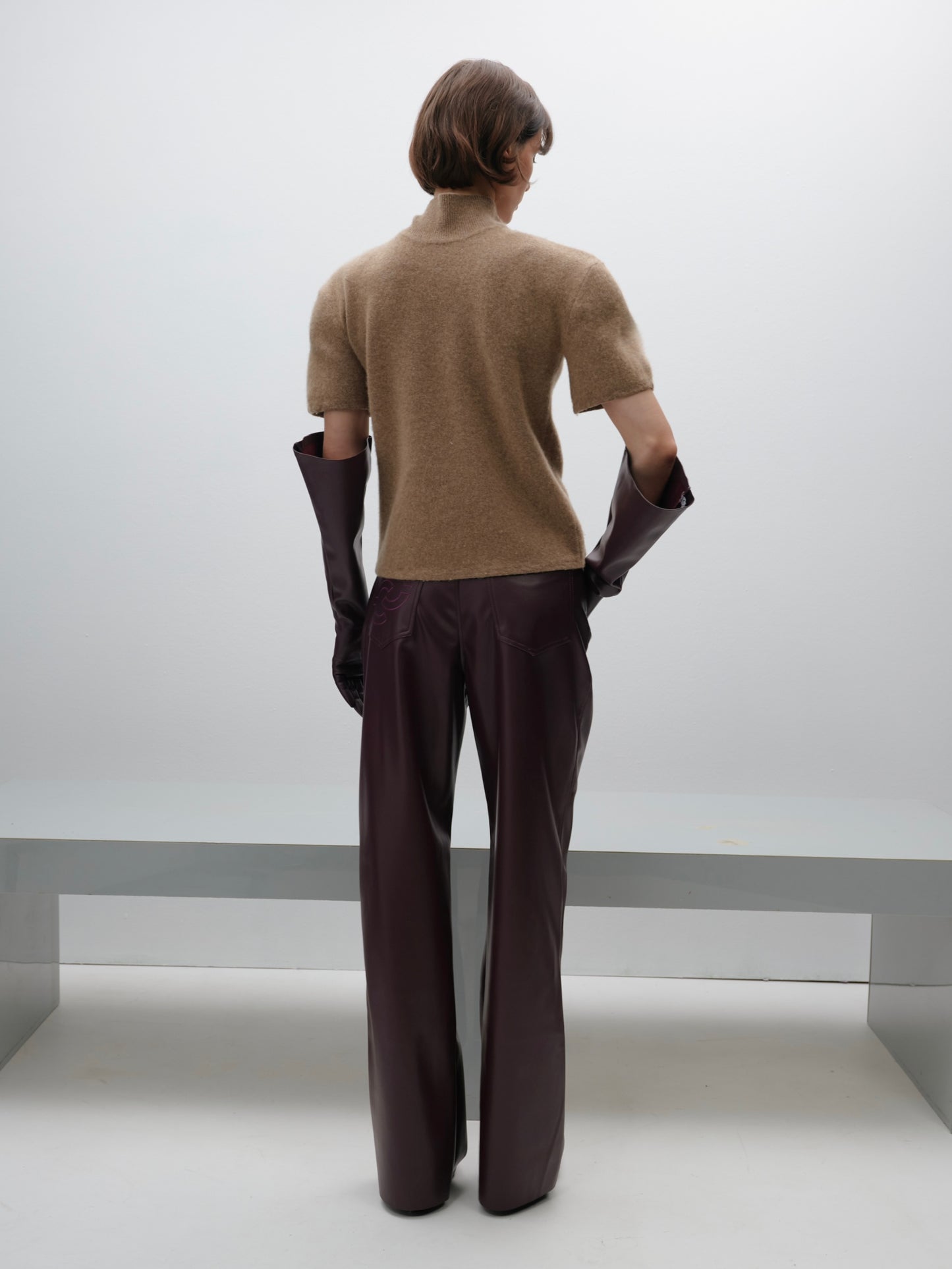 Штани еко-шкіра вільного крою сливові з вишивкою