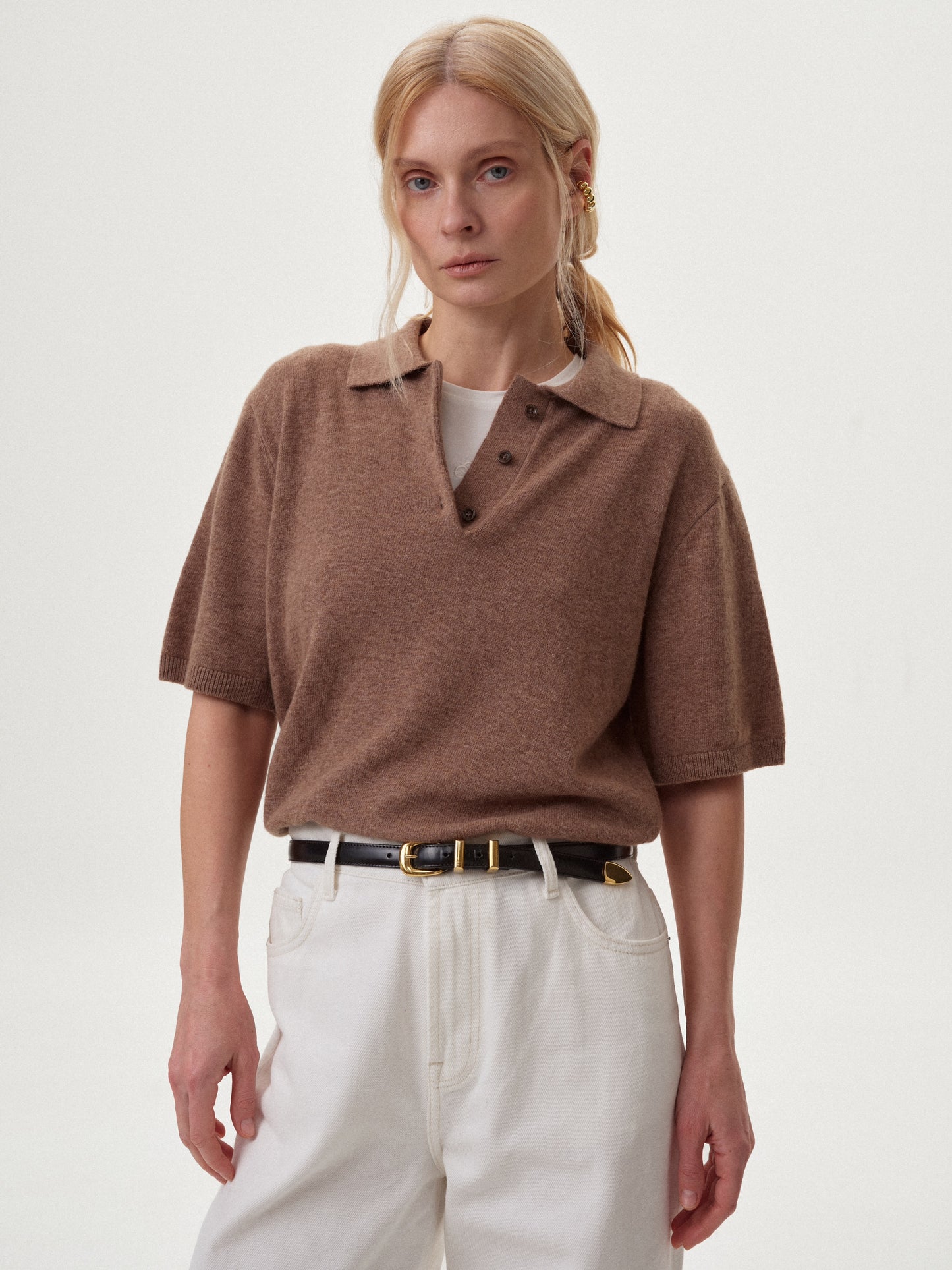 В'язане бежеве поло на короткий рукав