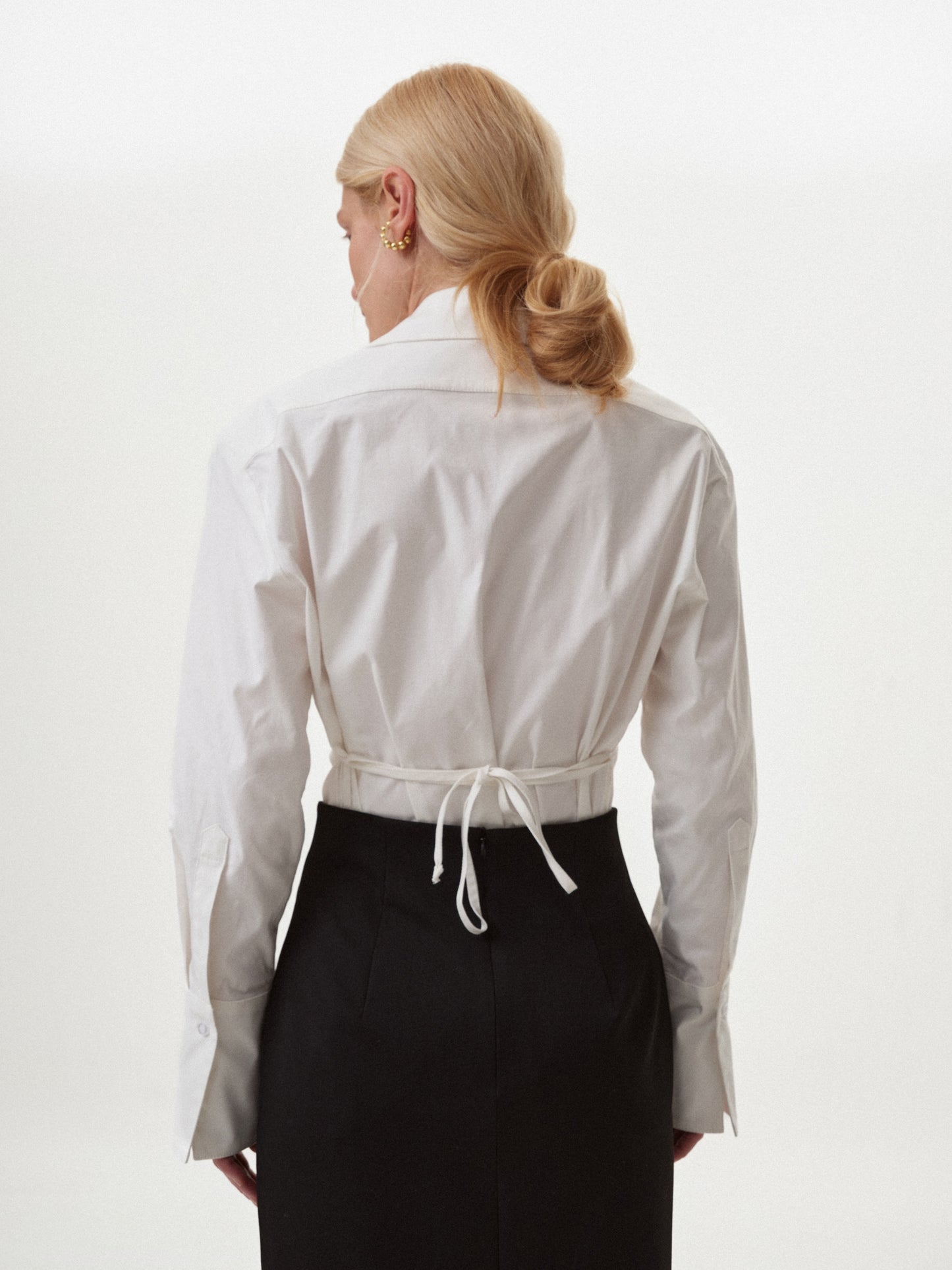 Сорочка молочна з акцентом на талію