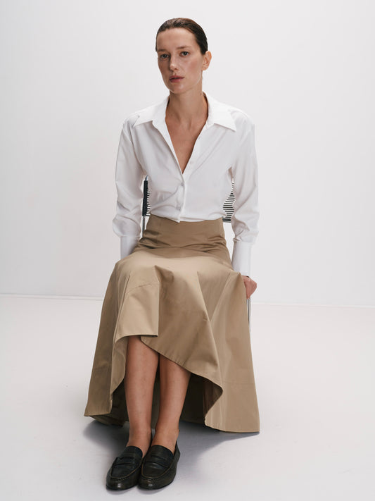 Milk-colored contoured shirt