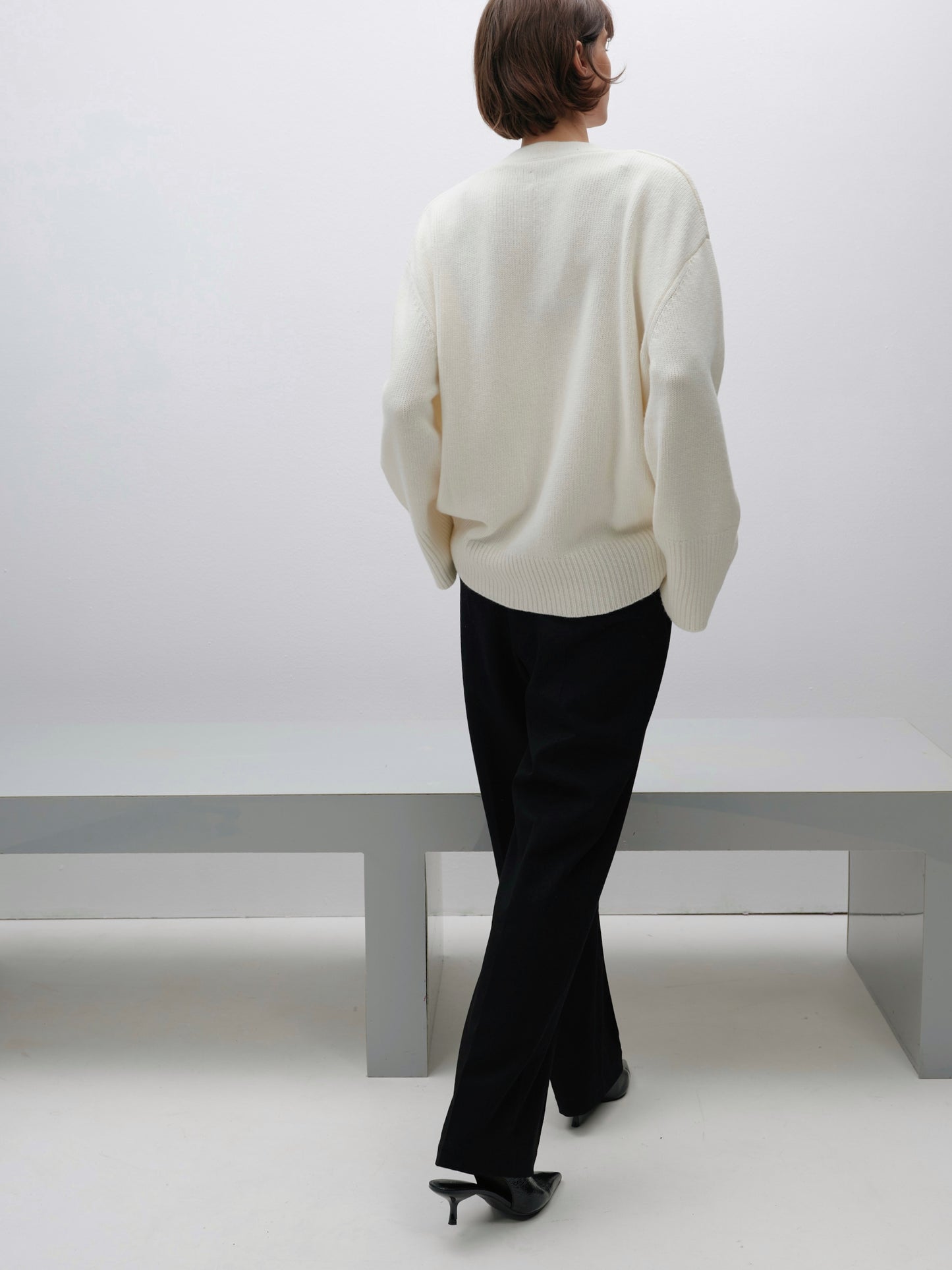 Кардиган вовняний молочний з гудзиками