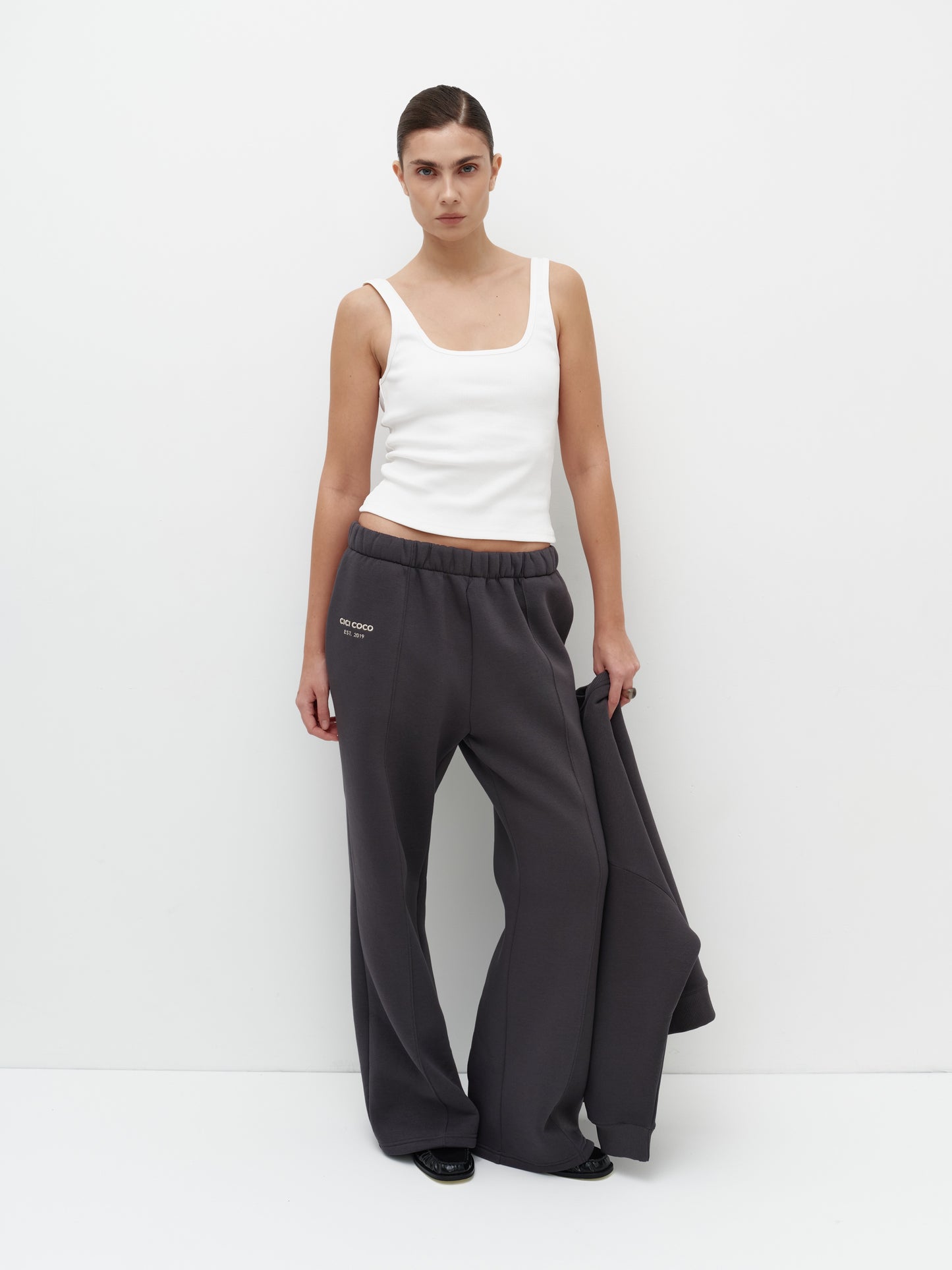 Graphite-colored insulated pants with embroidery