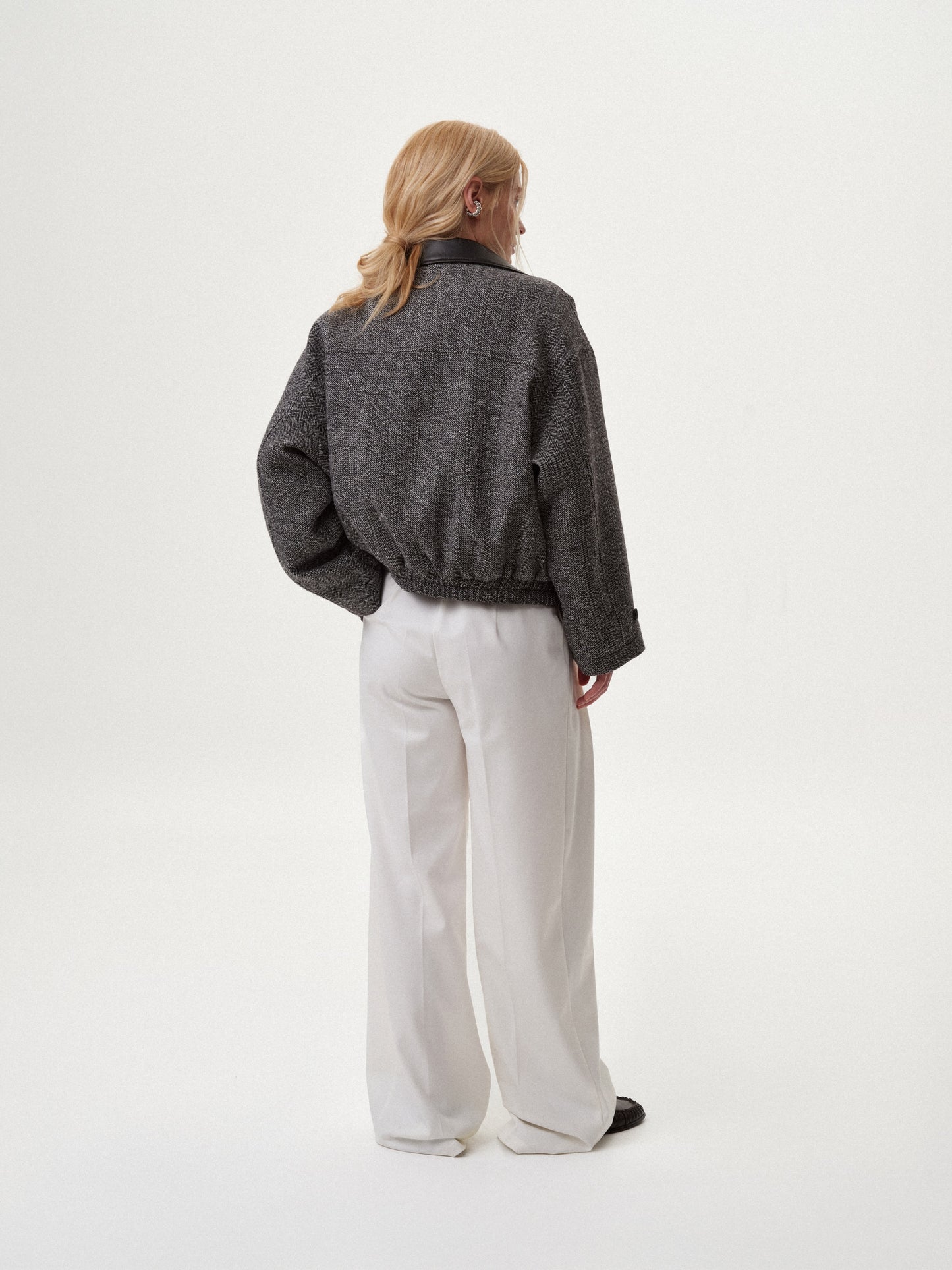 Бомбер зі шкіряними вставками