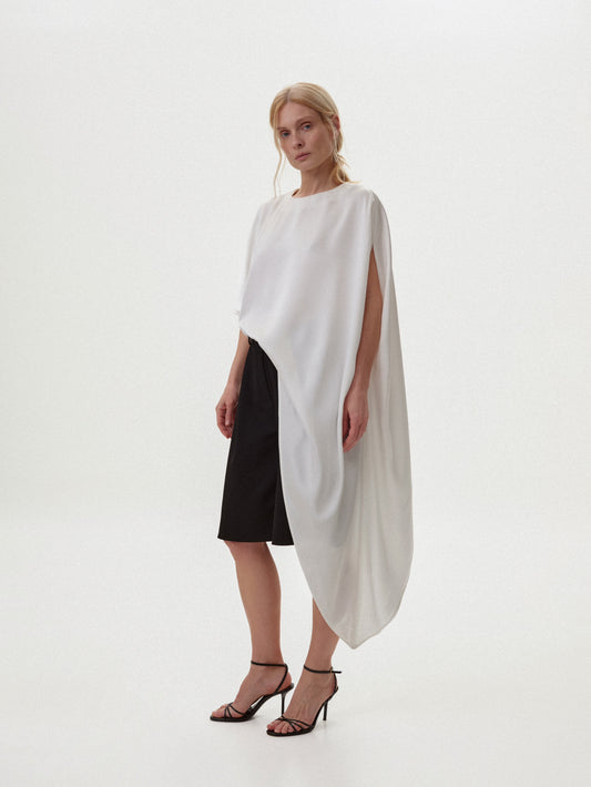 Топ з асиметрією молочний сатиновий