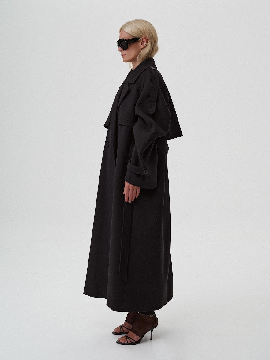 Пальто максі з поясом чорне COUTURE